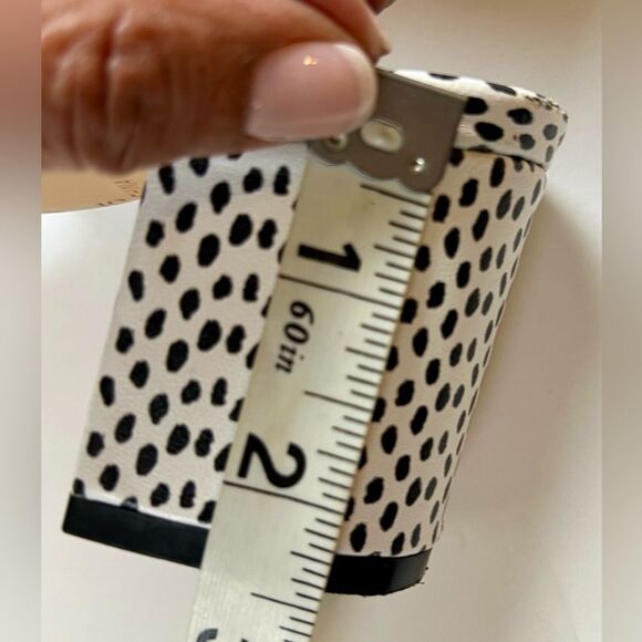 Chelsea & Violet Black and White Women's Sandals - Picture 6 of 8